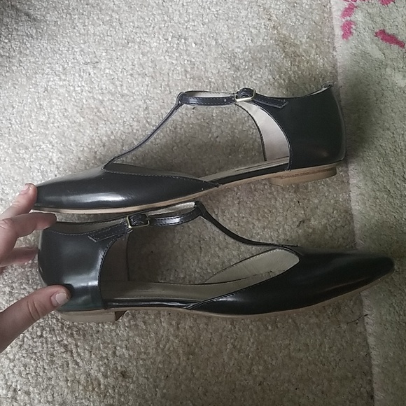 Boden T Bar Flats in Navy - Picture 2 of 8